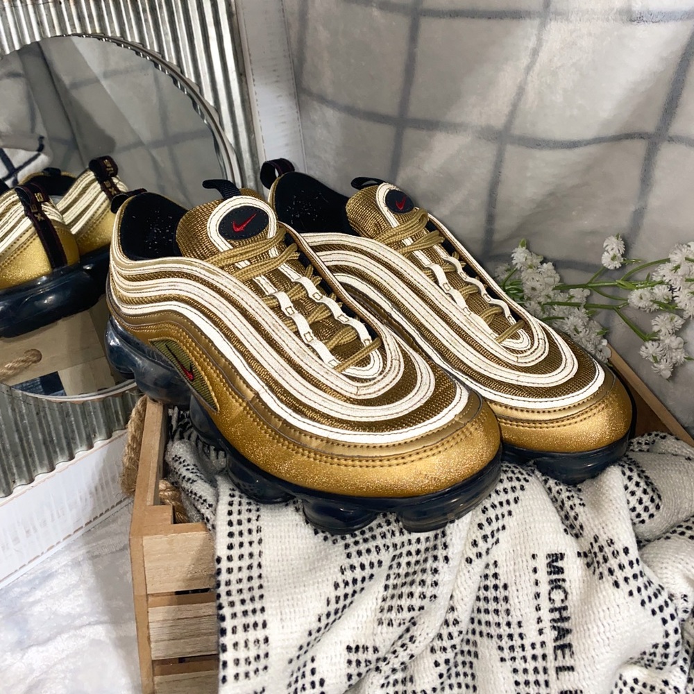 Nike VaporMax 97 GS “Metalic Gold”